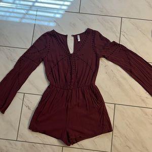 Super cute purple romper with pockets!!